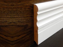 Фигурный со вставкой из МДФ 100*18 мм (Россия). Длина 2,4 м.