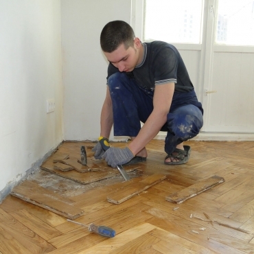 Замена паркетных плашек