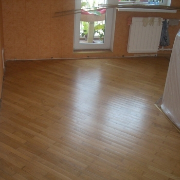 Вздутые плашки после залива паркета