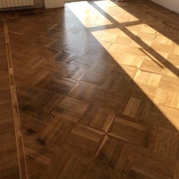 Начало работ по циклевке