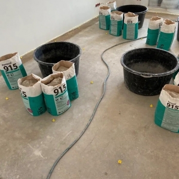 Подготовка наливного пола под паркет: приготовление раствора