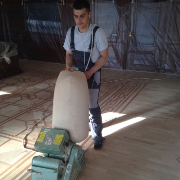 Циклёвка паркета в разгаре