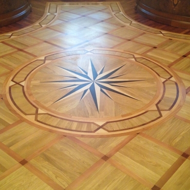 Лакировка паркета завершена