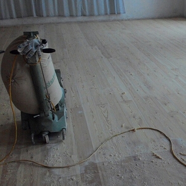 Циклёвка паркета в разгаре