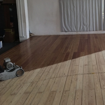 Паркет, покрытый старым лаком